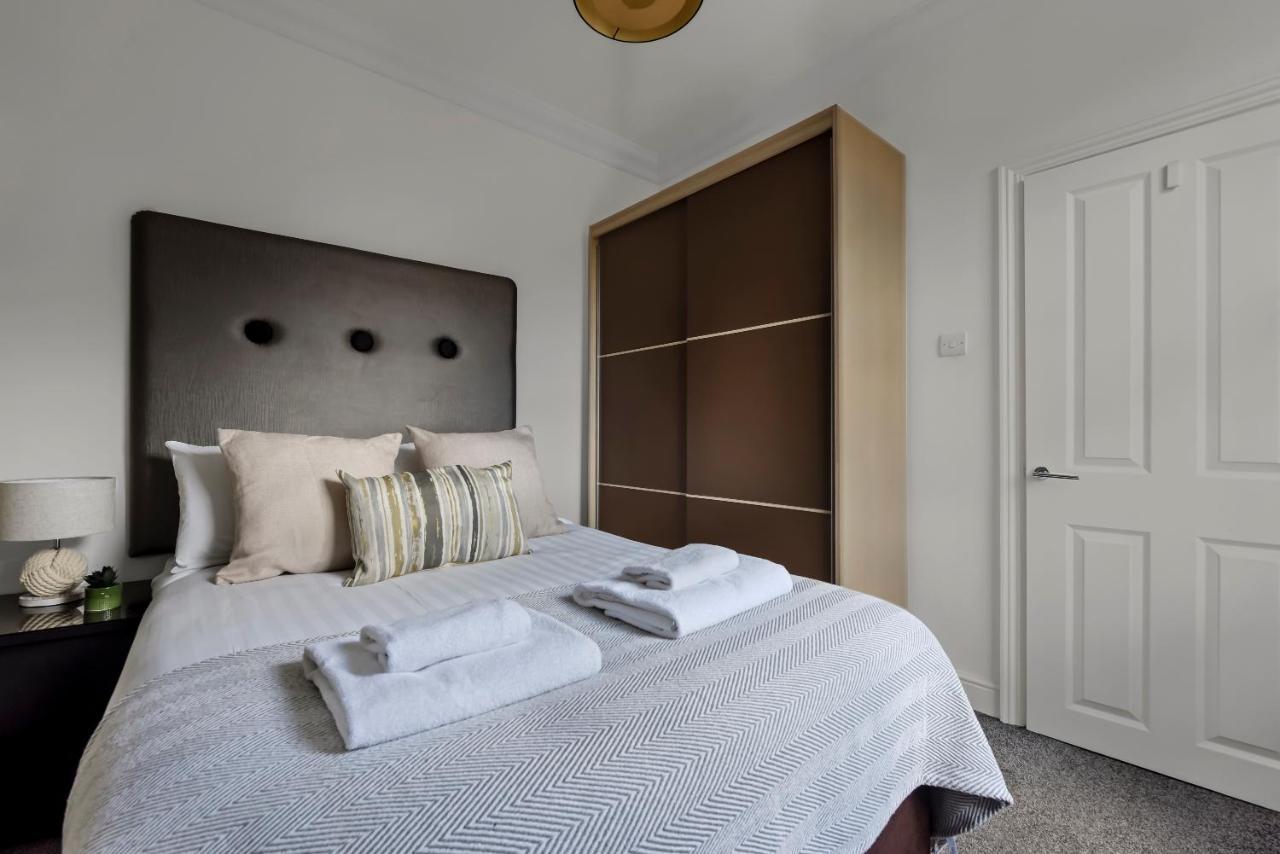 The West Kensington Apartments London Exterior foto